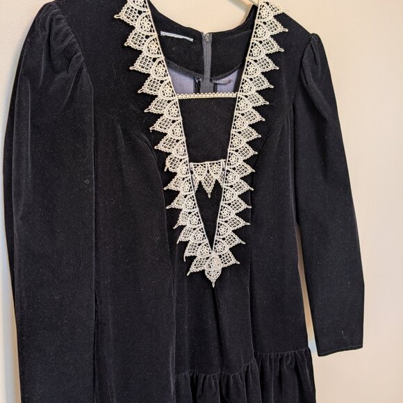 VINTAGE 1980s black velvet drop waist cream lace formal dress dark academia EUC - Picture 3 of 14